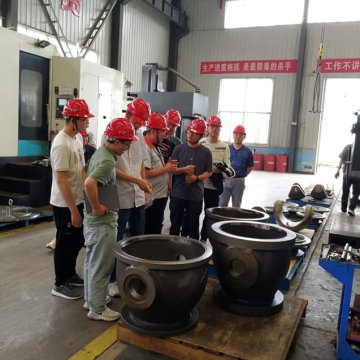 Afa welcomes a large number of customers to visit and inspect